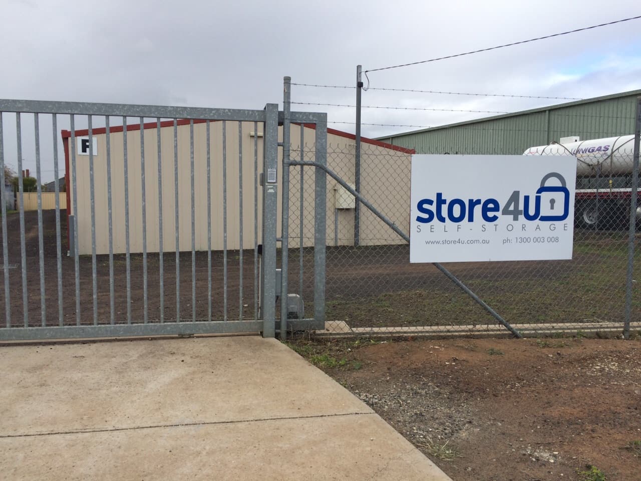 16 Smith Street, F block gate